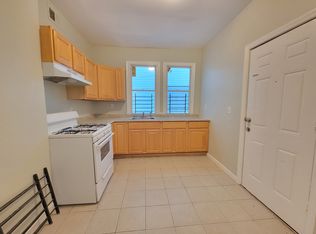 252 21st St #1E, Irvington, NJ 07111