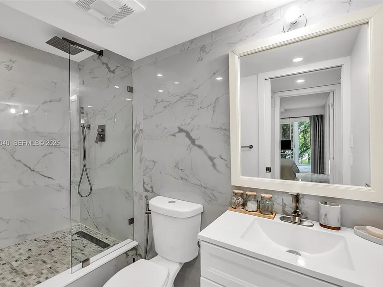 3042 Harwood Dr #3042-D — Photo 22