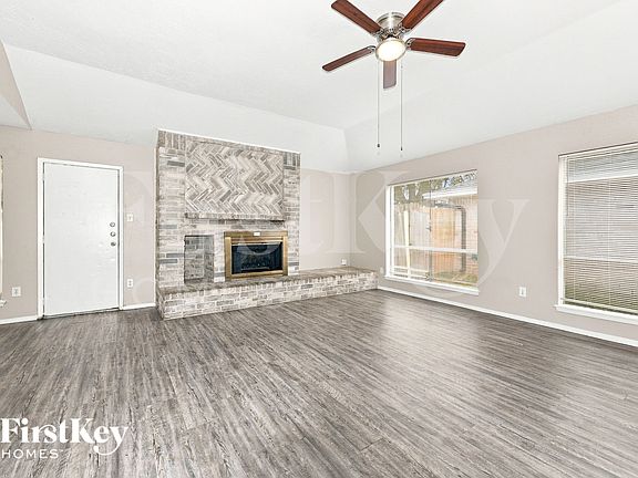 2nd image of 21714 Nickerton Ln