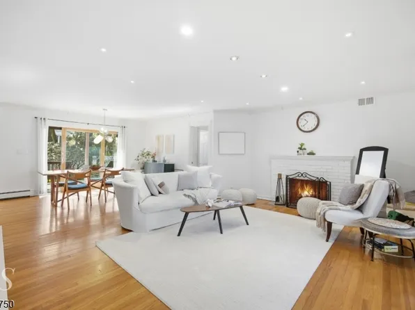 5 Franciscan Way, Fair Lawn Boro, NJ 07410