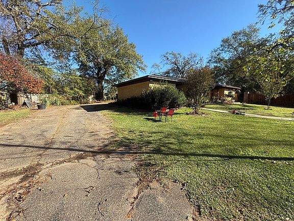 3rd image of 2008 Longview Dr