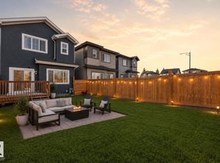407 Conroy Cres SW, Edmonton, AB T6W 4H5