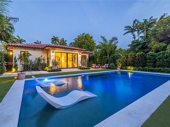 5th image of 4430 Royal Palm Ave #0