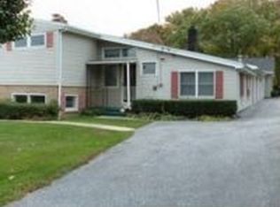 4800 Fahringer Dr, Hellam, PA 17406