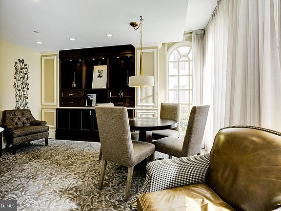 3rd image of 5 Park Pl APT 124