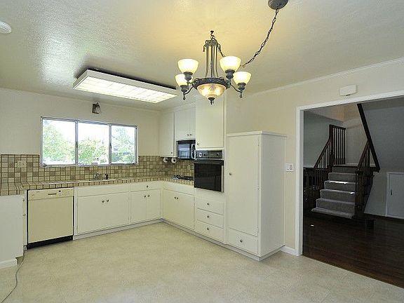 5th image of 20058 Pacifica Dr