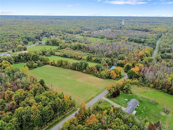 3rd image of Middle Rd
