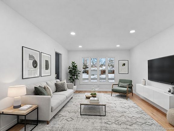 3rd image of 34 E 159th St