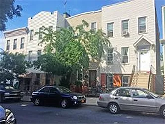 Sold by Cushman & Wakefield Realty of Manhattan LLC
