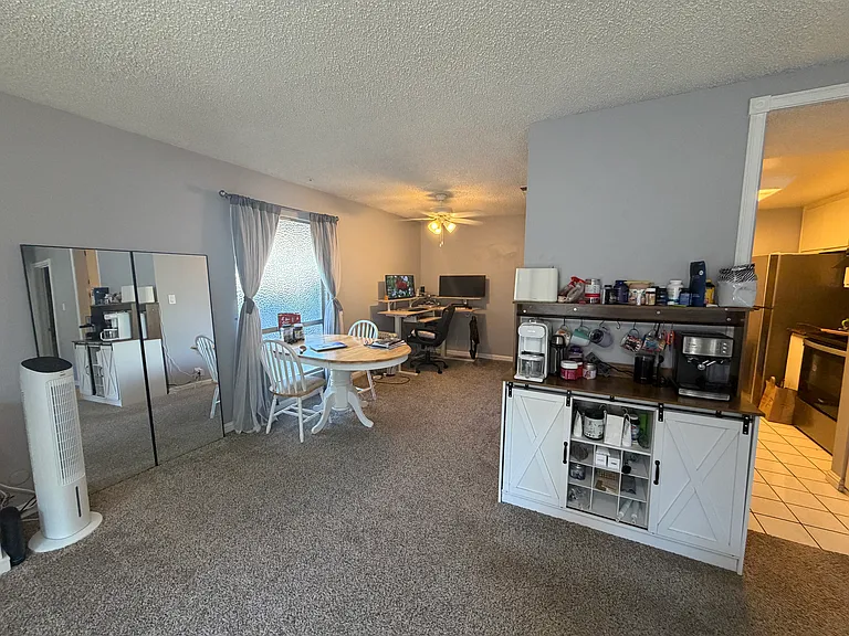 407 Roundtree Ct — Photo 5