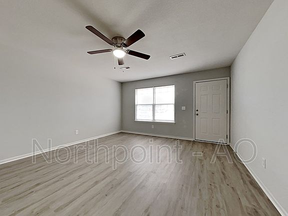 2nd image of 408 NW Woodbury Dr