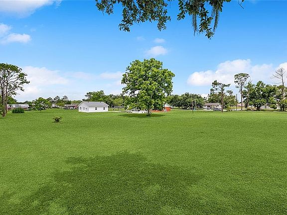 4th image of 140 Michael Dr