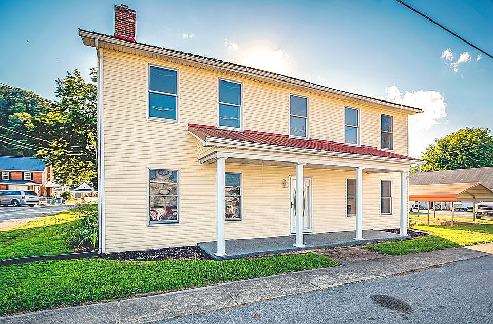 1st image of 194 Front St