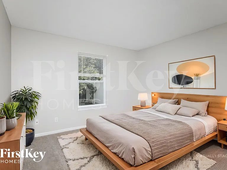 10605 Glenayr Dr — Photo 11
