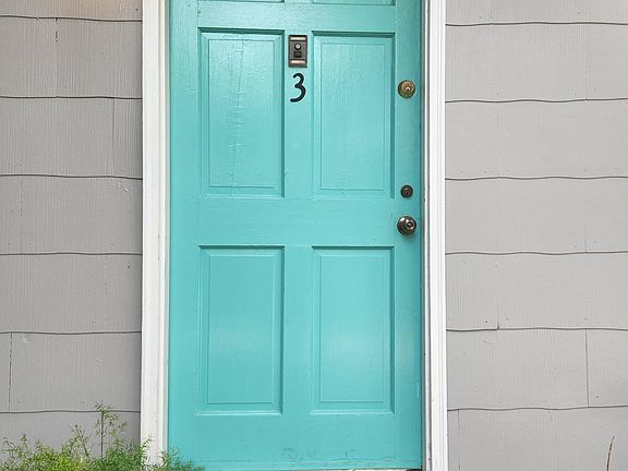 Front door, private entrance