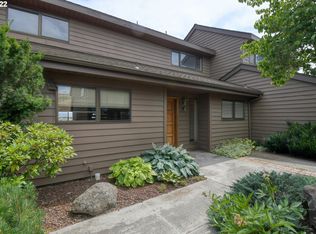 1042 NW 12th St APT B, Pendleton, OR 97801