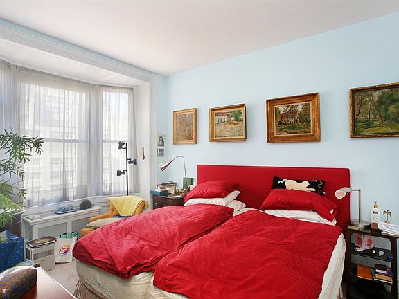 2nd image of 140 W 69th St APT 94A