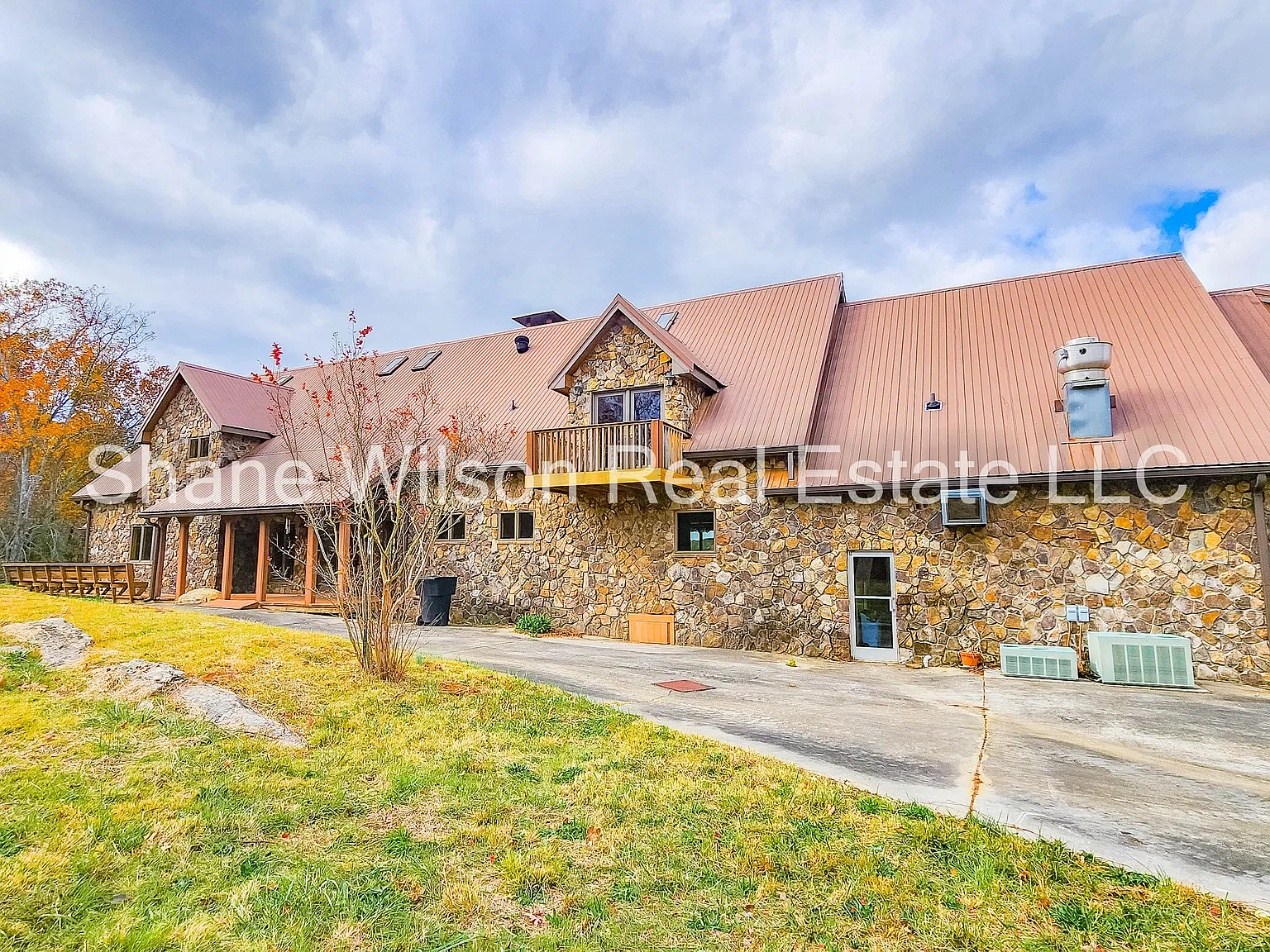 3 bed, 3500 sqft, $2,699 — Photo 2