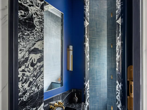 50 Central Park West image 34 of 36