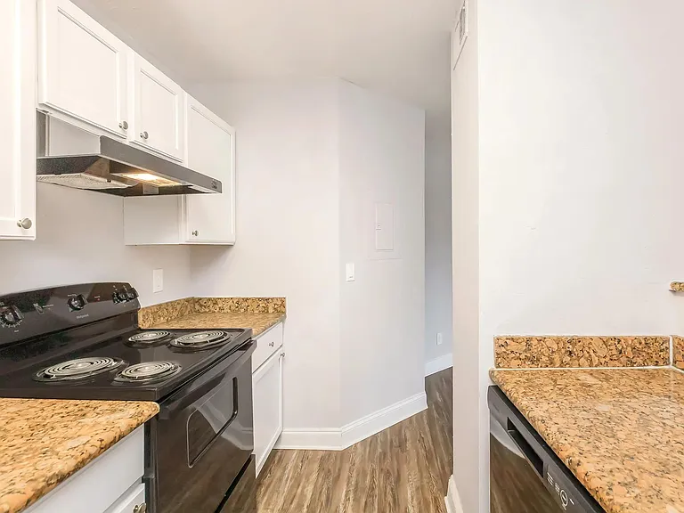 Walden Palms Apartments — Photo 16
