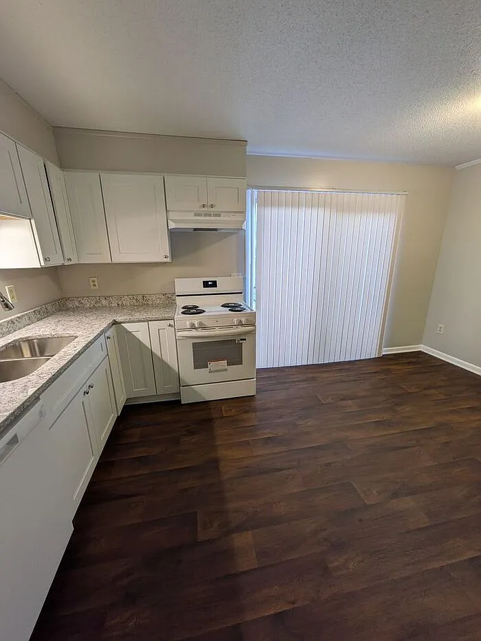 2 bed, 1.5 bath, 1100 sqft, $1,125 — Photo 3
