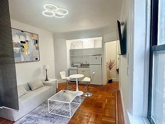 2nd image of 315 E 77th St APT 6I