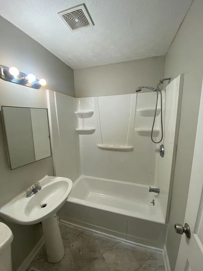 1206 Edgemont Ave — Photo 4