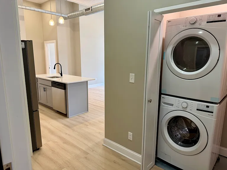347-355 Main St #4 — Photo 3