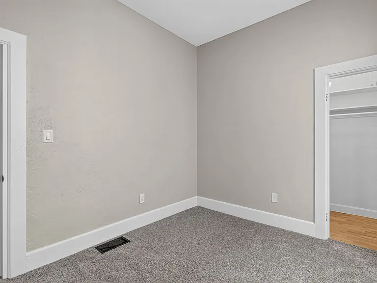 132 S Lincoln St — Photo 12