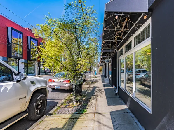 Madrona Court, 3401 E Pike St APT 204, Seattle, WA 98122