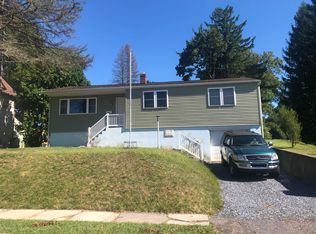 820 Center St, Jim Thorpe, PA 18229