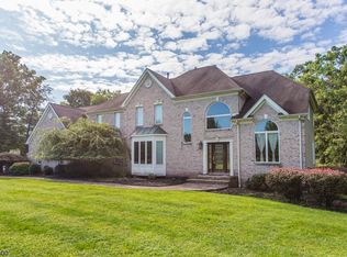 5 Sunnyfield Dr, Annandale, NJ 08801