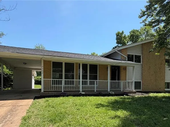 12302 Promenade Ln, Saint Louis, MO 63146