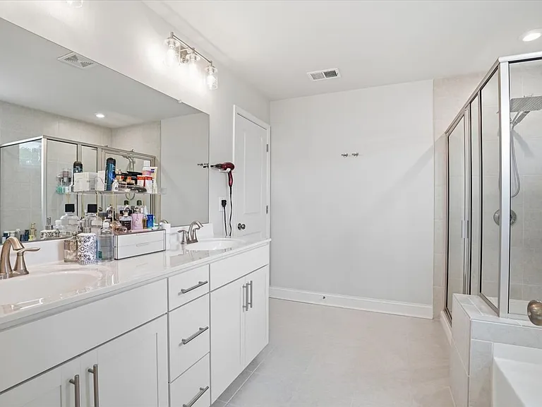 3725 Topsail Ct — Photo 29