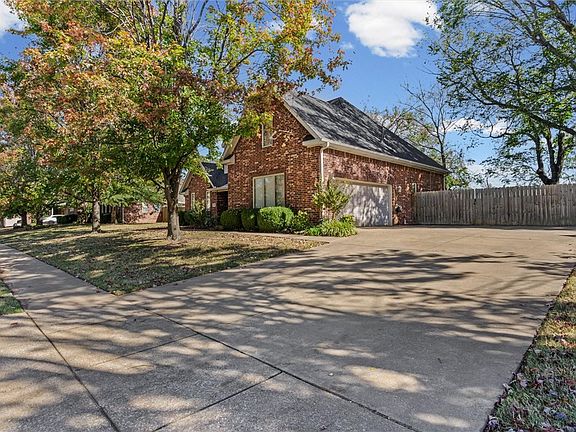 4th image of 2288 N Hidden Creek Dr