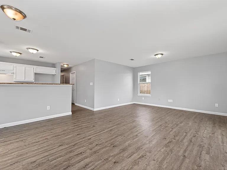 7521 Dyer St — Photo 5