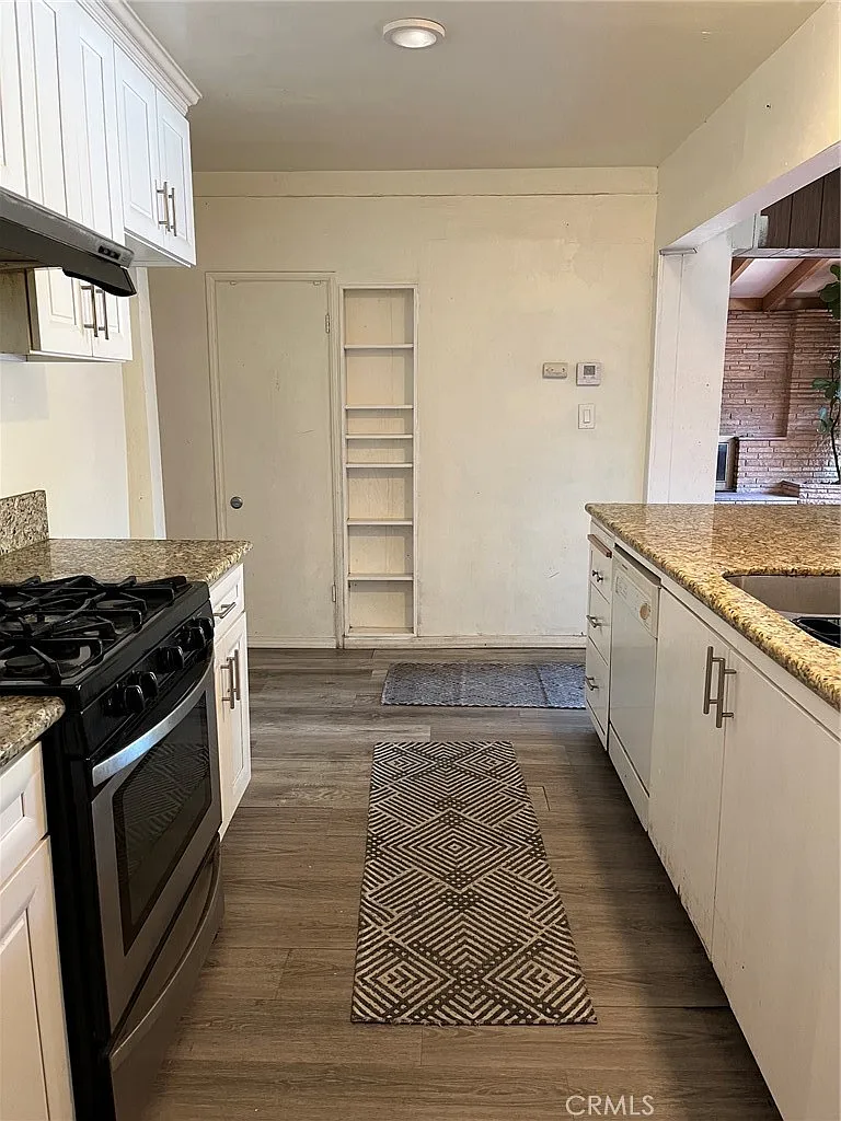 3 bed, 1250 sqft, $3,195 — Photo 4
