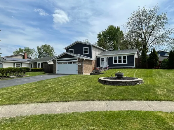 1051 Knollwood Ln, Bartlett, IL 60103