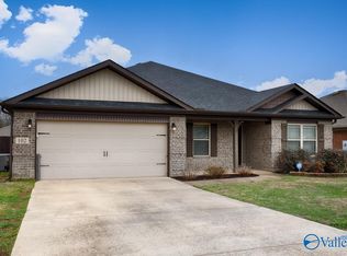 102 Hulsey Ln, Toney, AL 35773