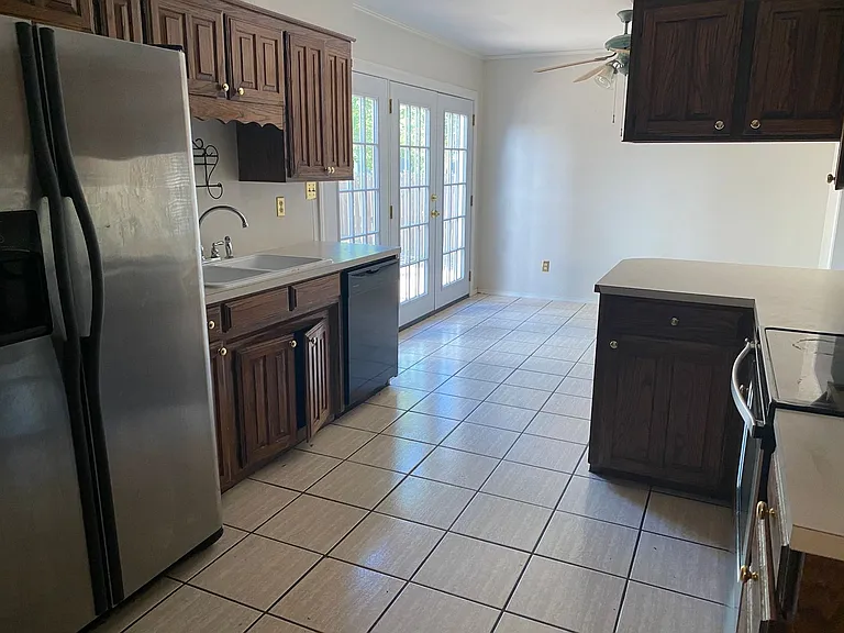 1408 Preston Ct — Photo 5