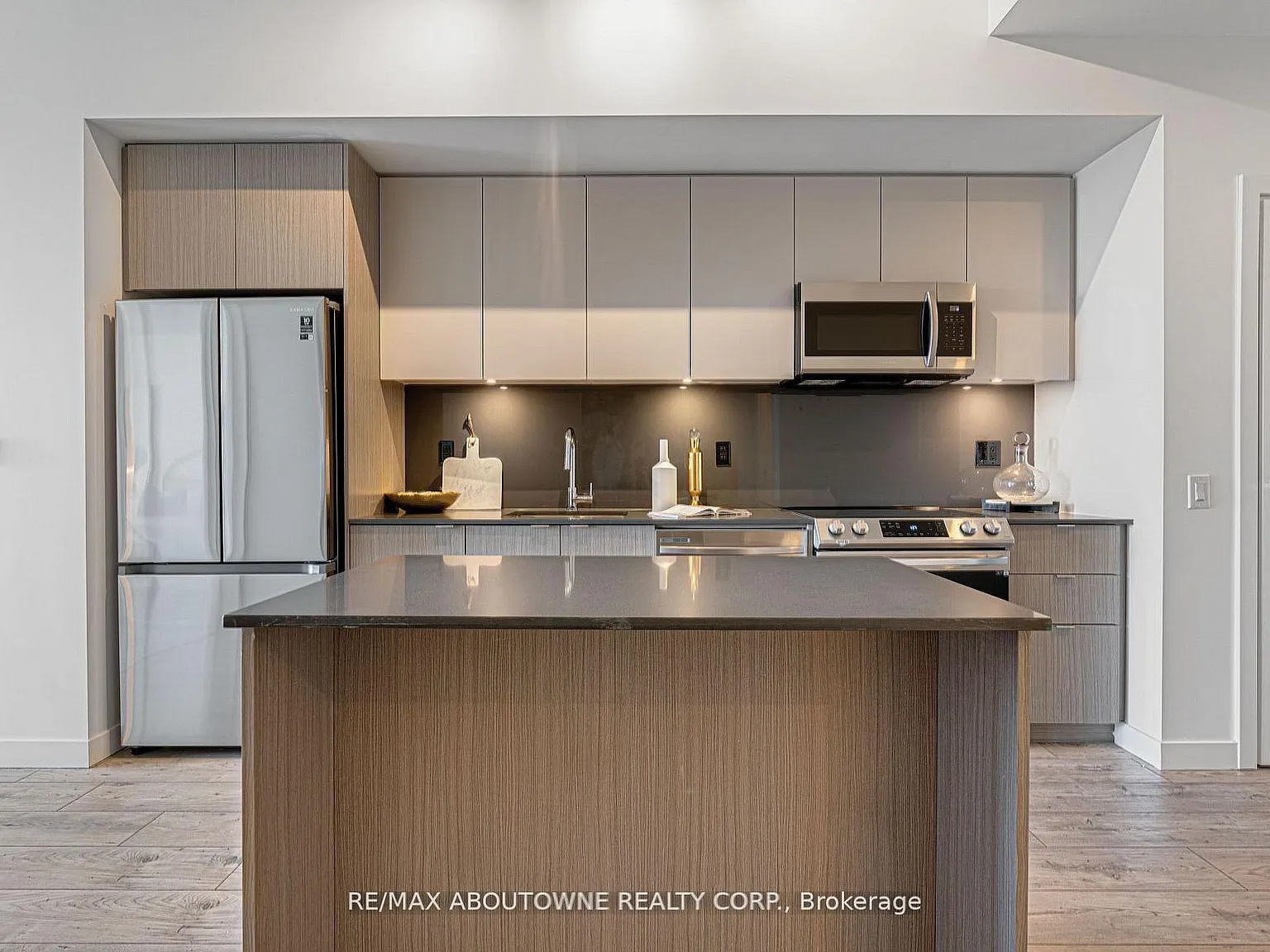 2 bed, $3,600 — Photo 4