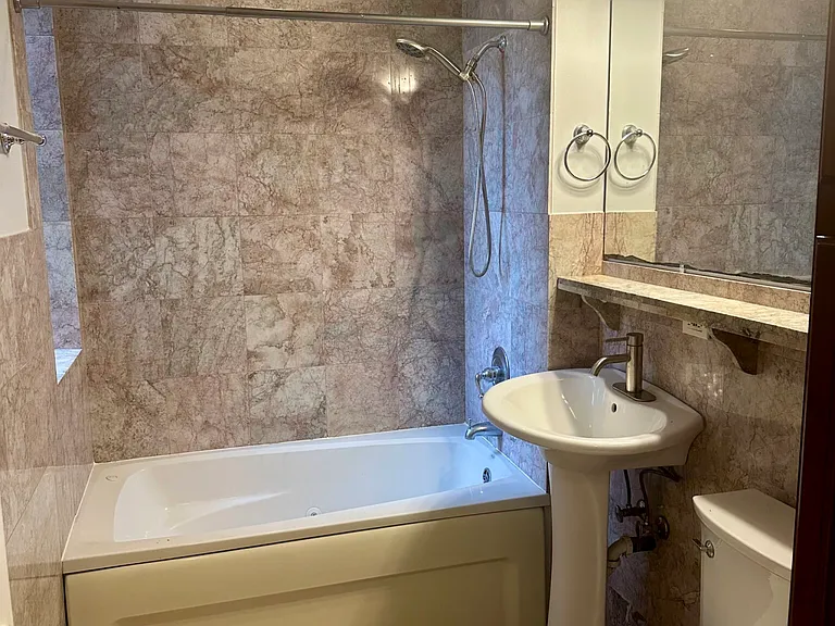 5608 N Kenmore Ave #3 — Photo 6