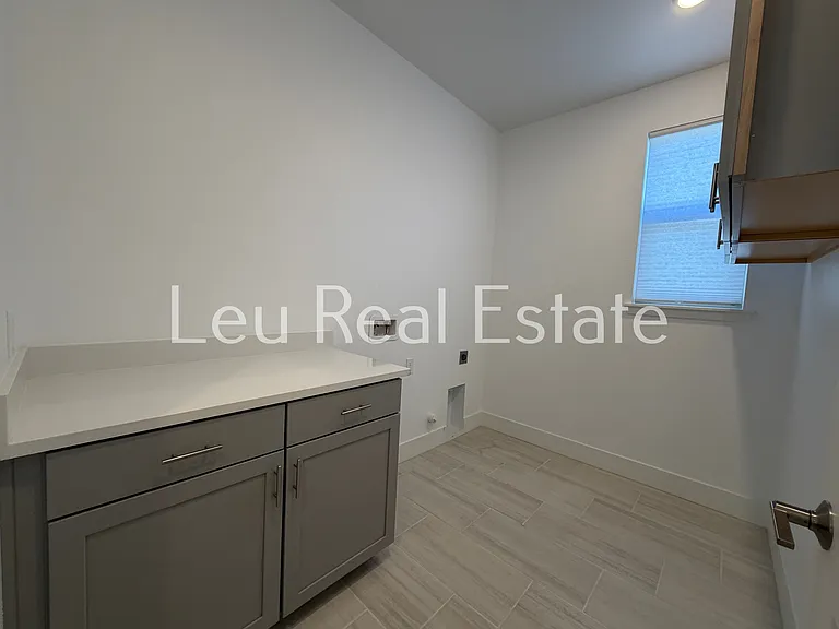 8961 Cerro Vista Dr — Photo 14