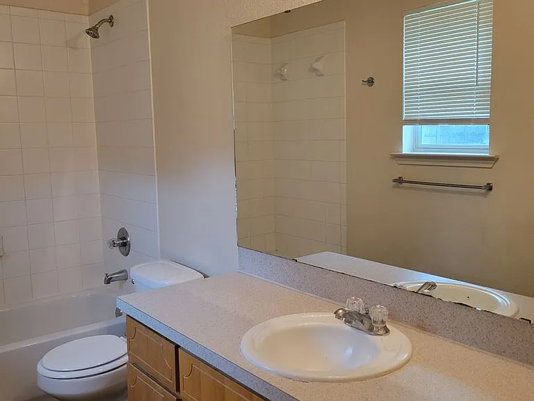 1534 Shoshoni Trl — Photo 12