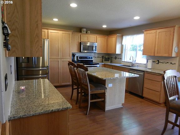 5th image of 2612 NE 96th St