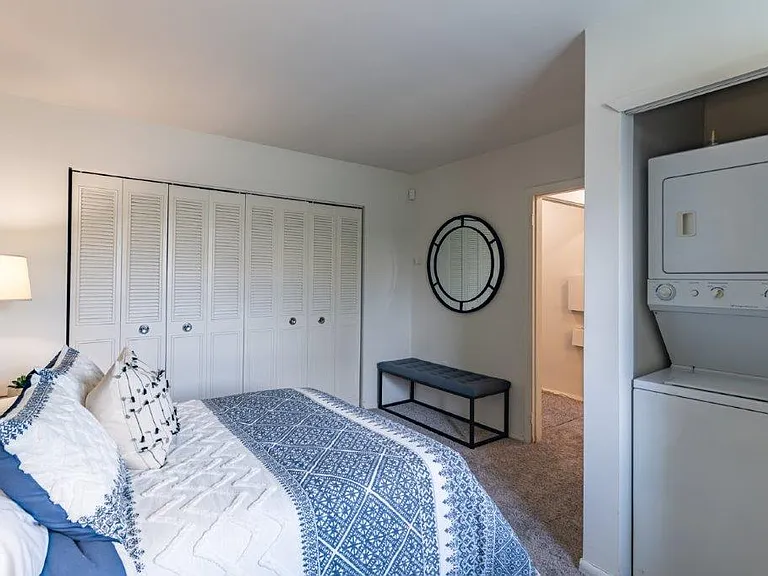 Hyde Park Apartment Homes — Photo 8
