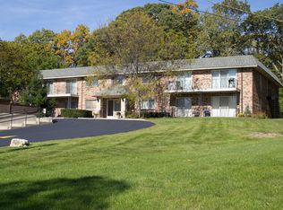 191 Hillcrest Ter APT 2B, Bloomingdale, IL