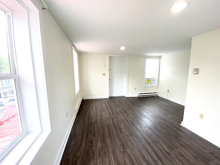 833 C St #201 — Photo 2