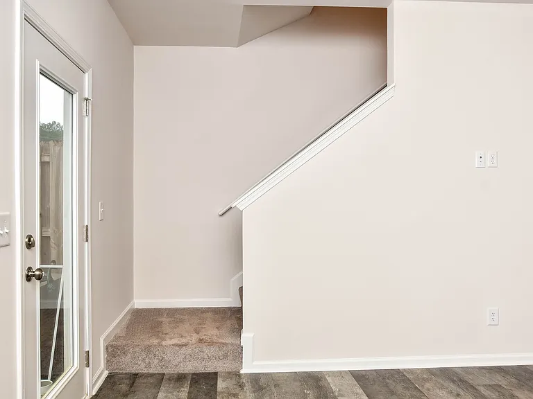 106 Crestwind Dr — Photo 14