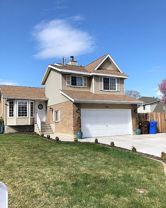 2nd image of 802 E Tara Cir